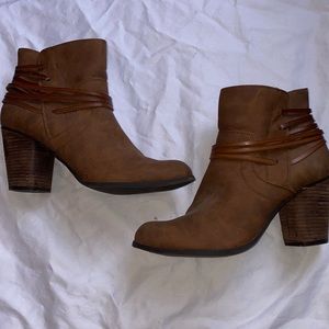Madden girl zip up booties